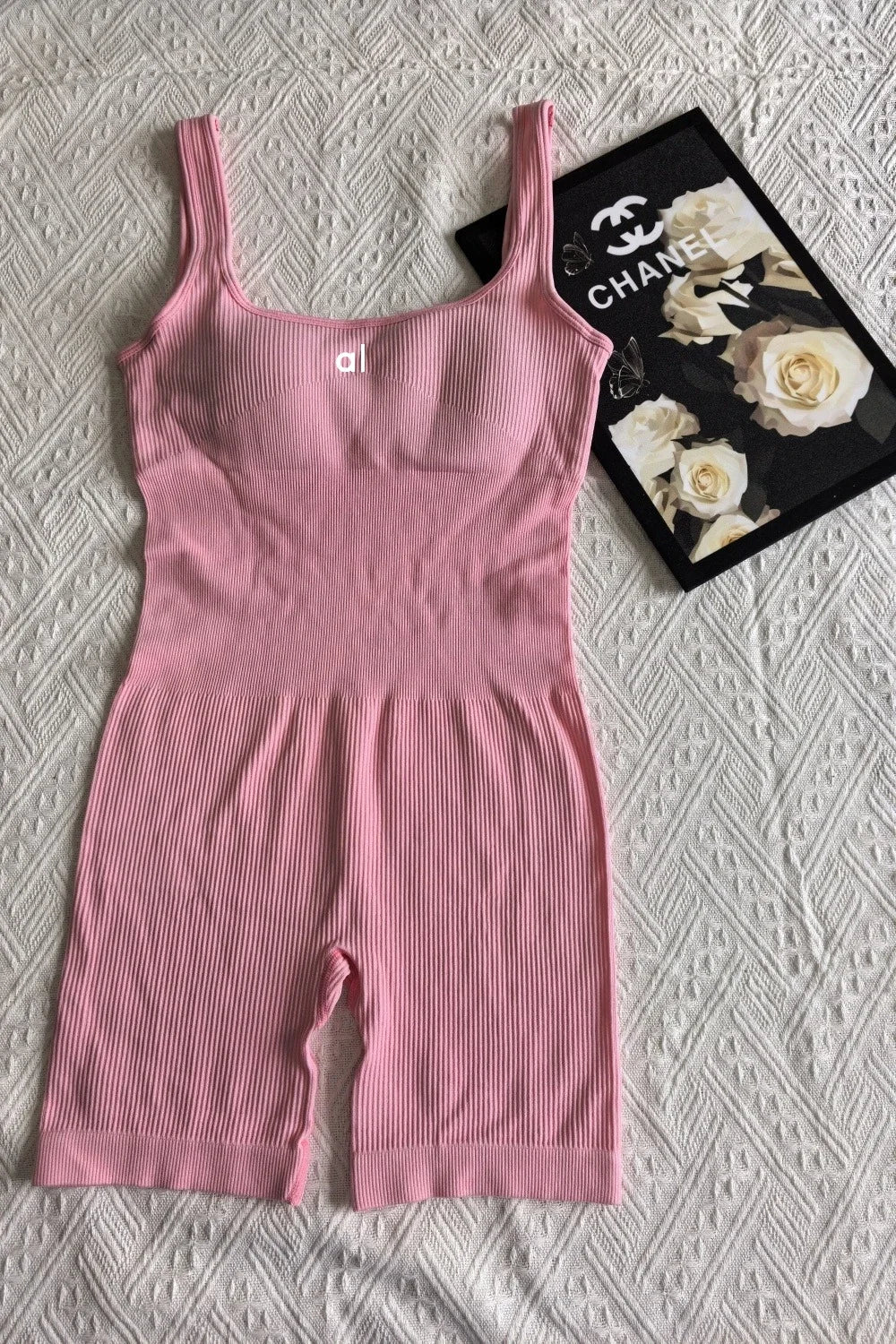 Summer High Quality Al Sports Women Yoga Belly Sports Onesie Chest Pad Threaded Tights Yoga Clothes Fitness Training Shorts