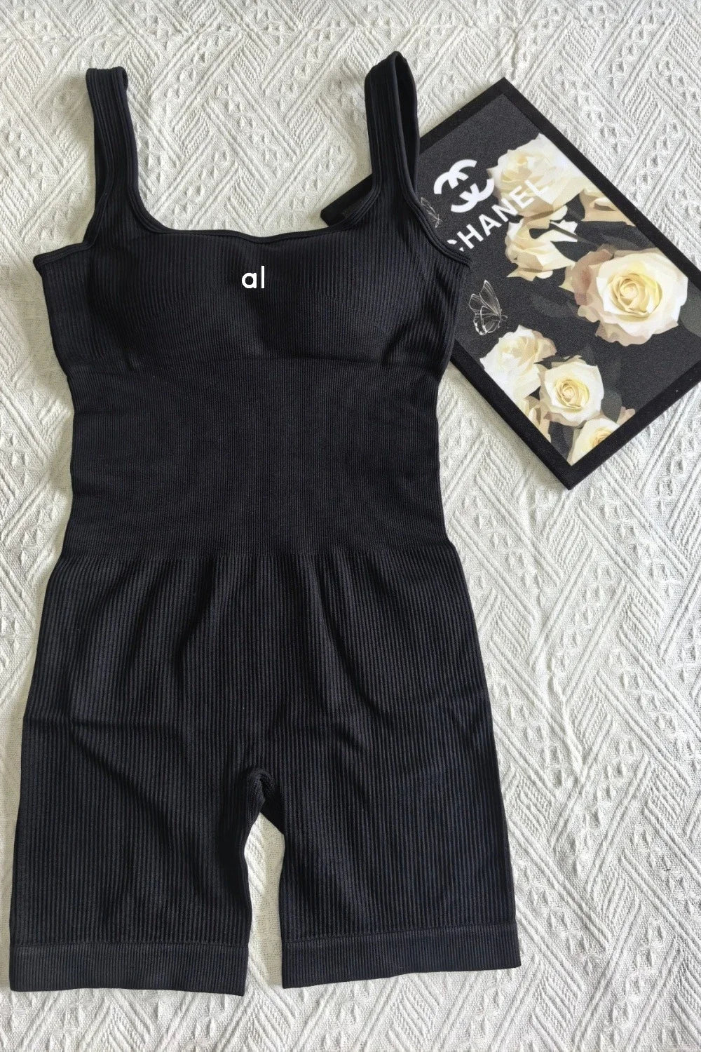 Summer High Quality Al Sports Women Yoga Belly Sports Onesie Chest Pad Threaded Tights Yoga Clothes Fitness Training Shorts